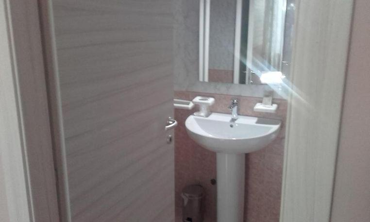 Hotel Ded 1 Парма Экстерьер фото